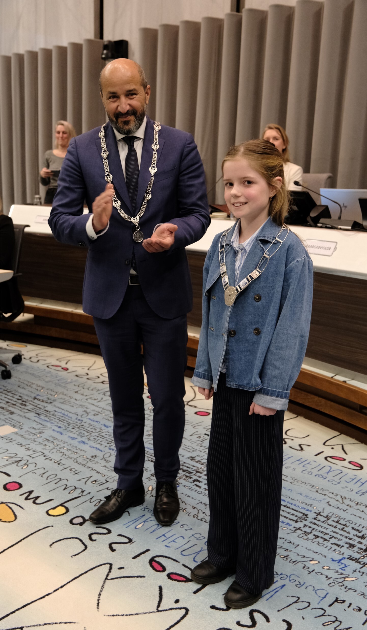 Kinderburgemeester Annelien en Burgemeester Marcouch